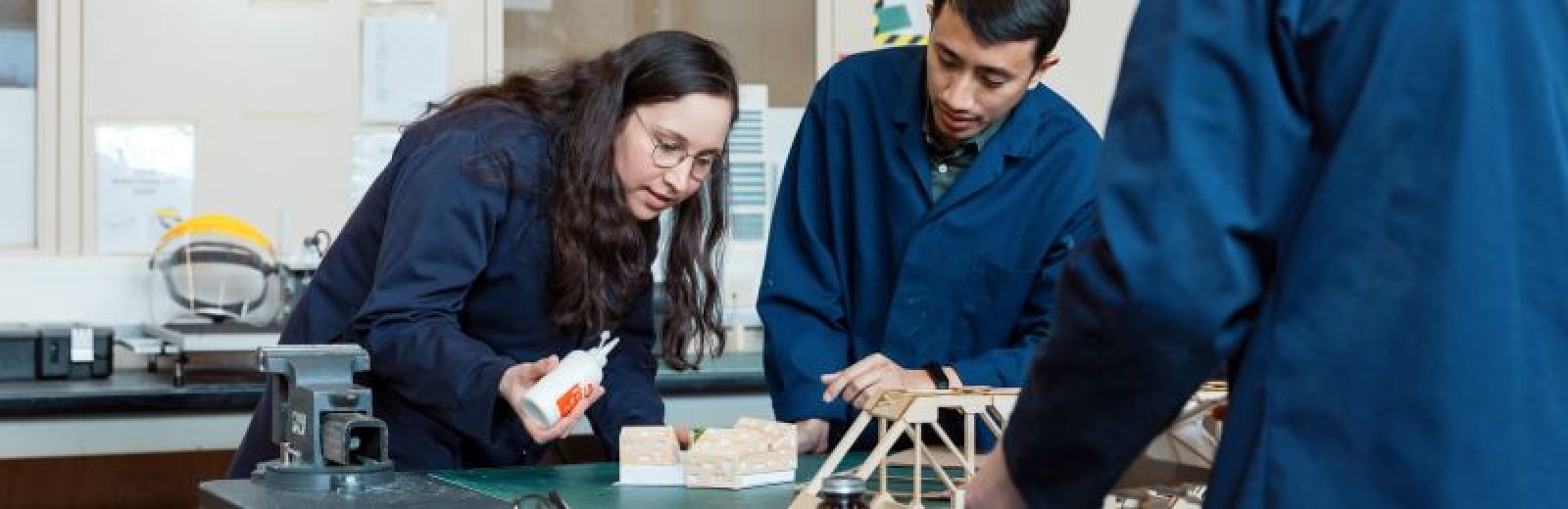 Students working in the architectural engineering lab